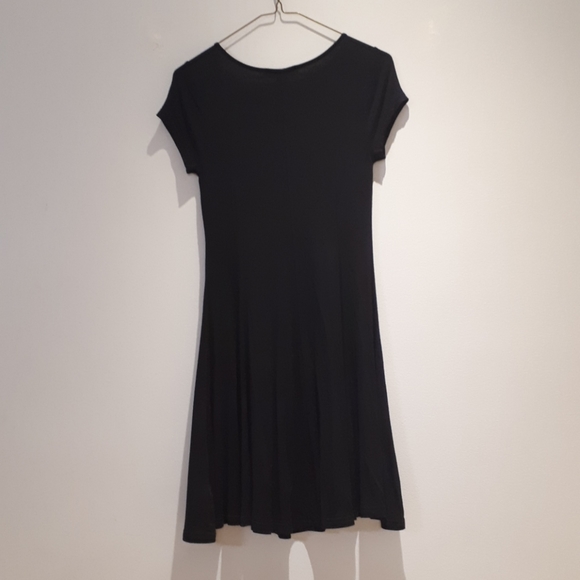FOREVER 21 black v-neck dress - Picture 3 of 5